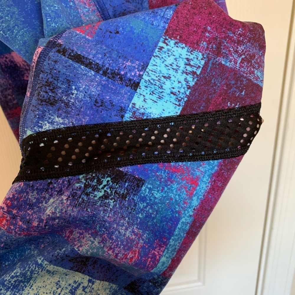 Soma “Soma Sport” black/blue/pink capri leggings. Hi Waistband. Size XL - Picture 7 of 11